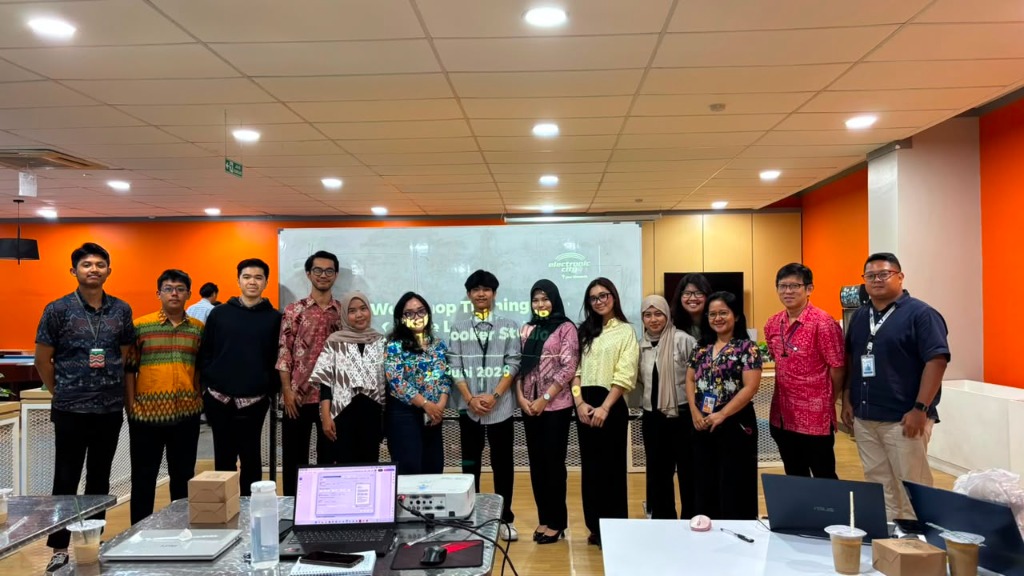 Corporate Looker Studio Training & HR Dashboard @ Perusahaan Ritel Elektronik Nasional - Slide 1